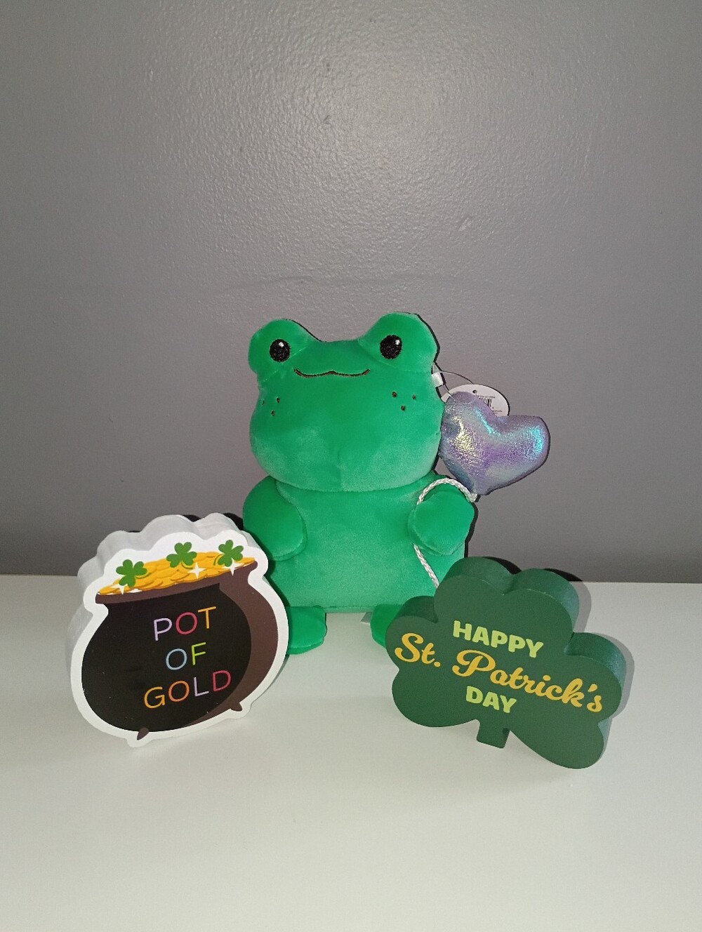 3 Pc ST PATRICKS DAY Decor Frog Plush Shramrock Pot of Gold